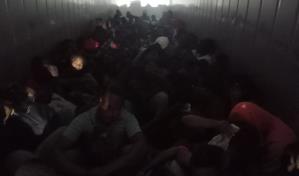 Pusieron su vida en riesgo: interceptan contenedor con más de 60 indocumentados haitianos