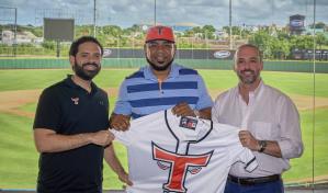 Toros incorporan a Edwin Encarnación como asesor de operaciones