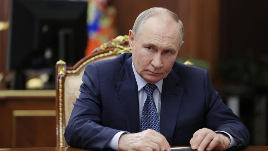 El Kremlin dice que Trump recibirá a Putin a su salida del avión en Alaska