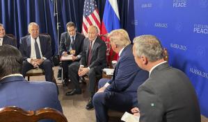 Trump y Putin comienzan su reunión acompañados de sus delegaciones a puerta cerrada