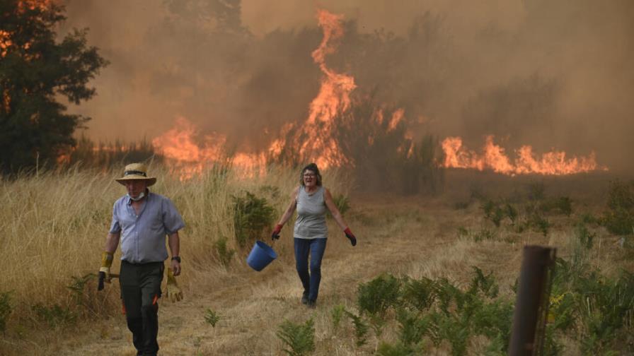 Reportan primer muerto en Portugal por los incendios, toda España en alerta