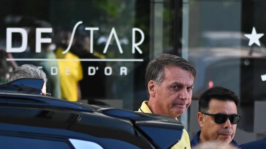 Bolsonaro deja prisión domiciliaria para exámenes médicos a semanas de su veredicto