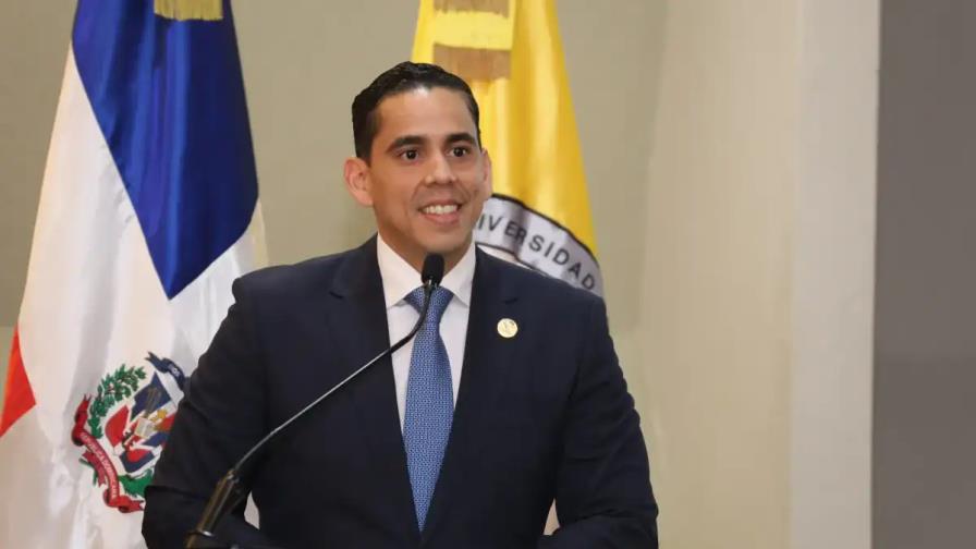 Abinader cambia al director del Senasa; coloca a Edward Guzmán Padilla Abinader cambia al director del Senasa; coloca a Edward Guzmán Padilla