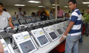 Computadoras de un día: RD$3,453 millones en equipos donados y prestados por la JCE