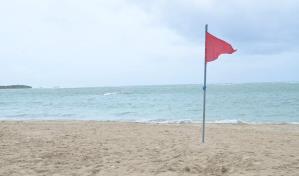 El COE descontinúa la prohibición del uso de playas por alejamiento del huracán Erin