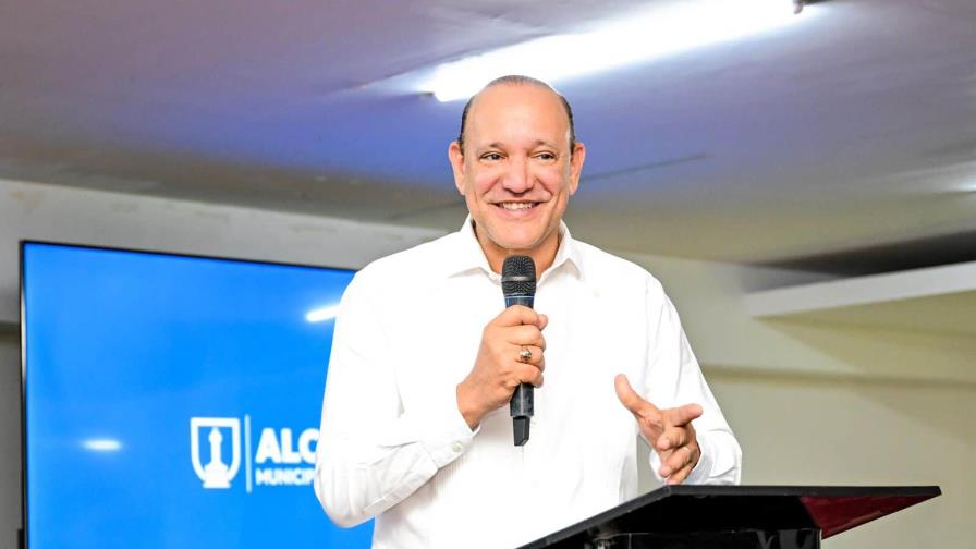 Alcaldía de Santiago se reúne con cocheros para transformar el oficio en profesión