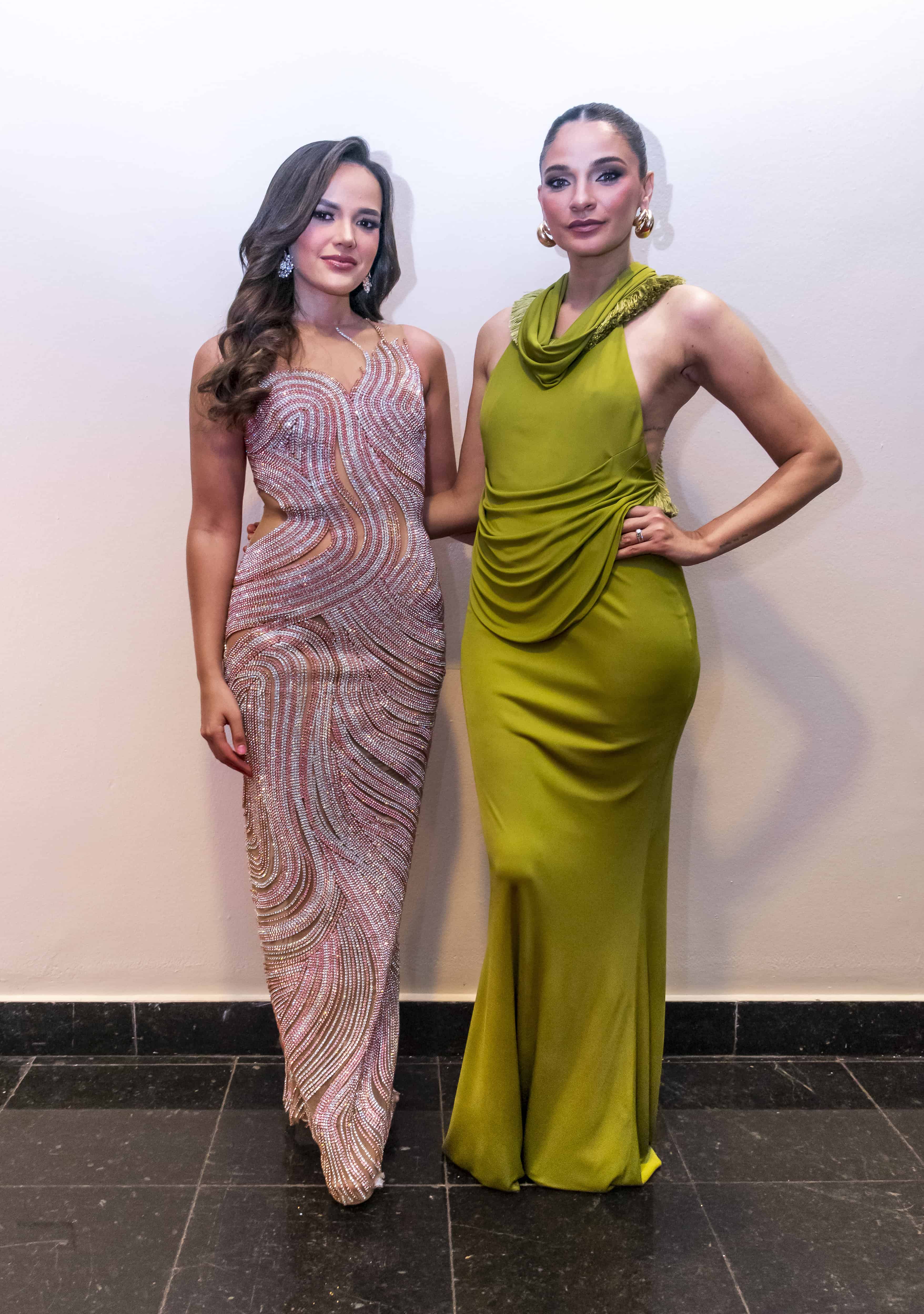 Mayra Delgado y Rosa Gough. 