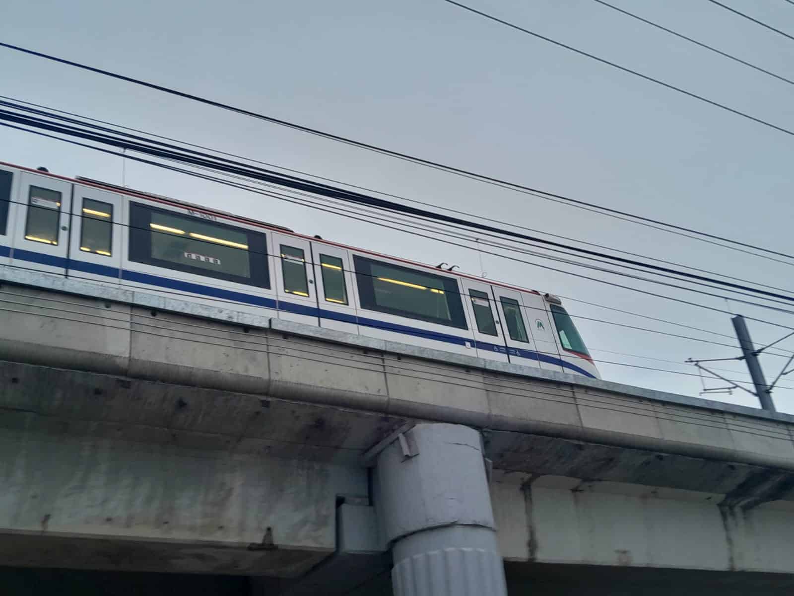 Un tren en la prueba de este domingo 17 de agosto en la línea del metro que va al municipio de Los Alcarrizos. 