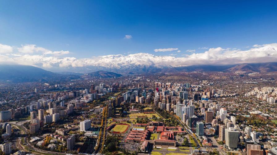Deuda externa de Chile crece a casi 260.000 millones de dólares y equivale al 75 % del PIB