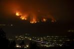 España combate sin tregua más de 20 incendios, en el año de mayor devastación por el fuego