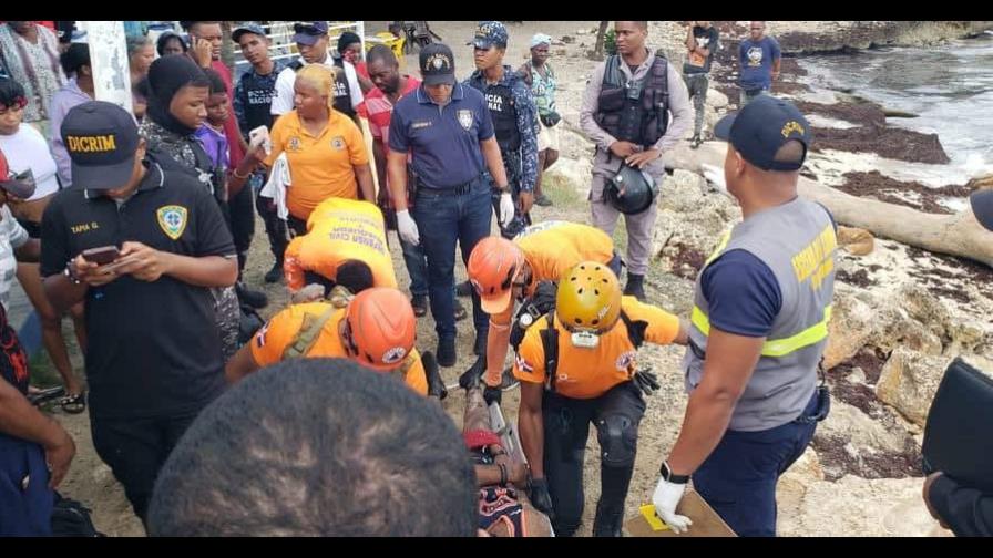 Hombre muere ahogado en playa Caleta de La Romana Hombre muere ahogado en playa Caleta de La Romana