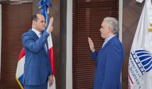 Juramentan a Adolfo Pérez De León como nuevo director del Inabie