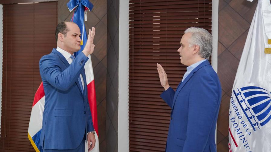 Juramentan a Adolfo Pérez De León como nuevo director del Inabie Juramentan a Adolfo Pérez De León como nuevo director del Inabie