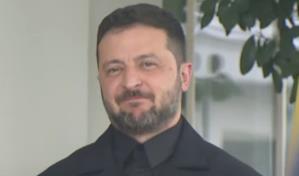 “Yo me cambié y tú no”: Zelenski se burla del periodista que criticó su vestimenta al visitar la Casa Blanca