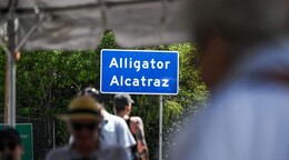 Denuncian abusos contra detenidos en centro migratorio "Alligator Alcatraz" en Florida