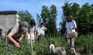 Ni hombres ni estrés: comunidades 100 % femeninas florecen en China