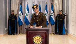 Ministra de Educación de El Salvador es una capitana que ordena duras medidas para la vuelta a clase