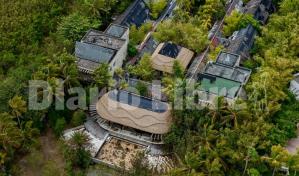 Villa Caracola, la costosa mansión atribuida a Nicolás Maduro, luce en ruinas tras años de abandono