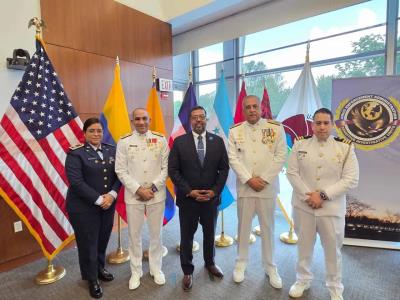 Lee Ballester y Cabrera Ulloa participan en graduación en la DEA