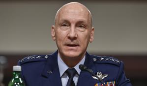 El jefe de la Fuerza Aérea de EE. UU. abandona por sorpresa su cargo a mitad de mandato