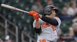 Basallo decide con jonr&oacute;n en triunfo 3-0 sobre Rojos; De la Cruz alcanza 150 bases robadas