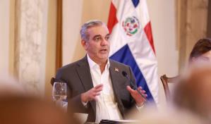 Abinader pide suspender actividades del PRM por aniversario de gobierno y priorizar el trabajo