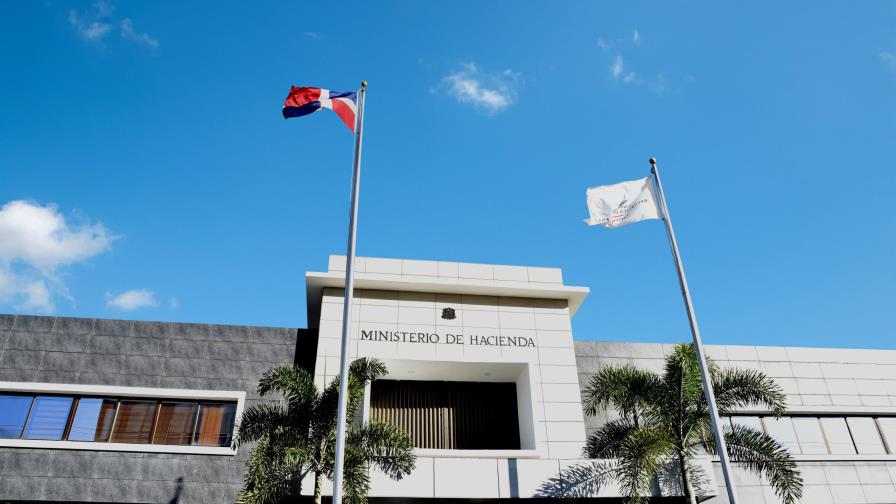 Gobierno somete reforma al presupuesto que sube déficit al 3.47 % para elevar el gasto público Gobierno somete reforma al presupuesto que sube déficit al 3.47 % para elevar el gasto público