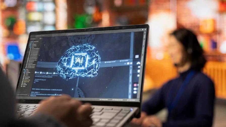 Más del 85 % de las empresas en Latinoamérica usan inteligencia artificial, según experto Más del 85 % de las empresas en Latinoamérica usan inteligencia artificial, según experto