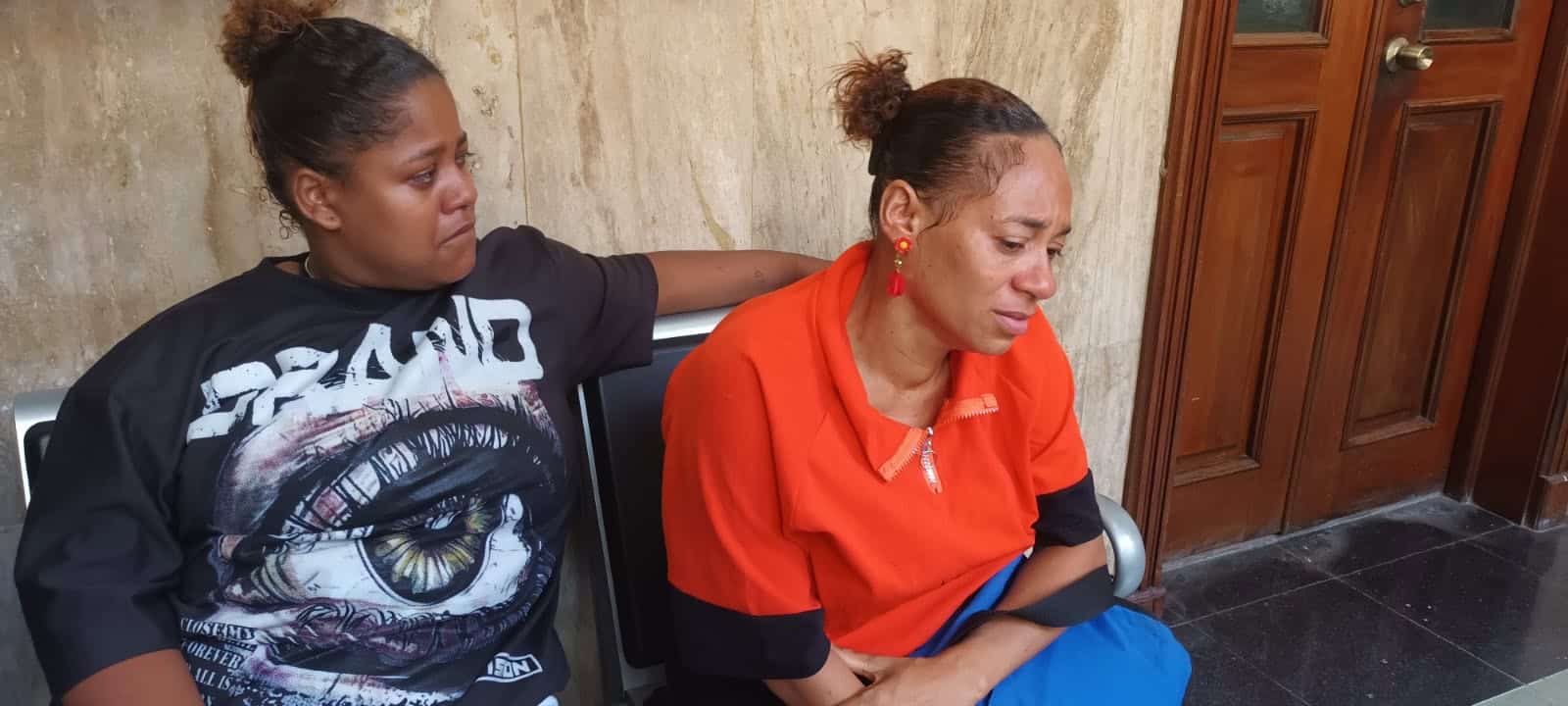 La joven Estefani Morla Coronado y su madre, Arisleidy Corolado.