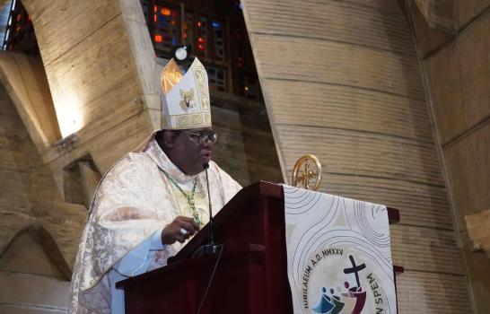 Obispo Jesús Castro Marte eleva plegaria por víctimas del huracán Melissa en Haití, Cuba y Jamaica