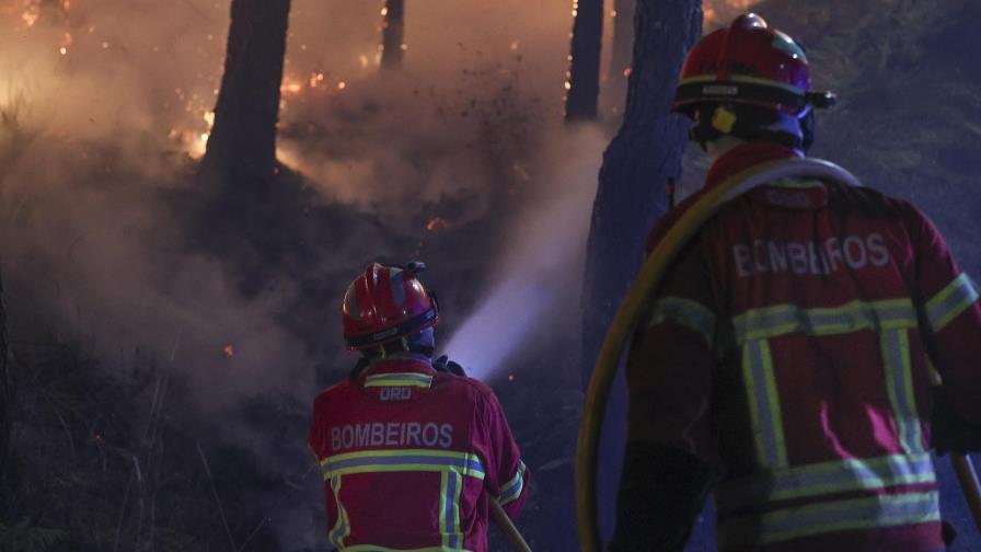 Presidente y primer ministro de Portugal lamentan tercera muerte por incendios en su país Presidente y primer ministro de Portugal lamentan tercera muerte por incendios en su país