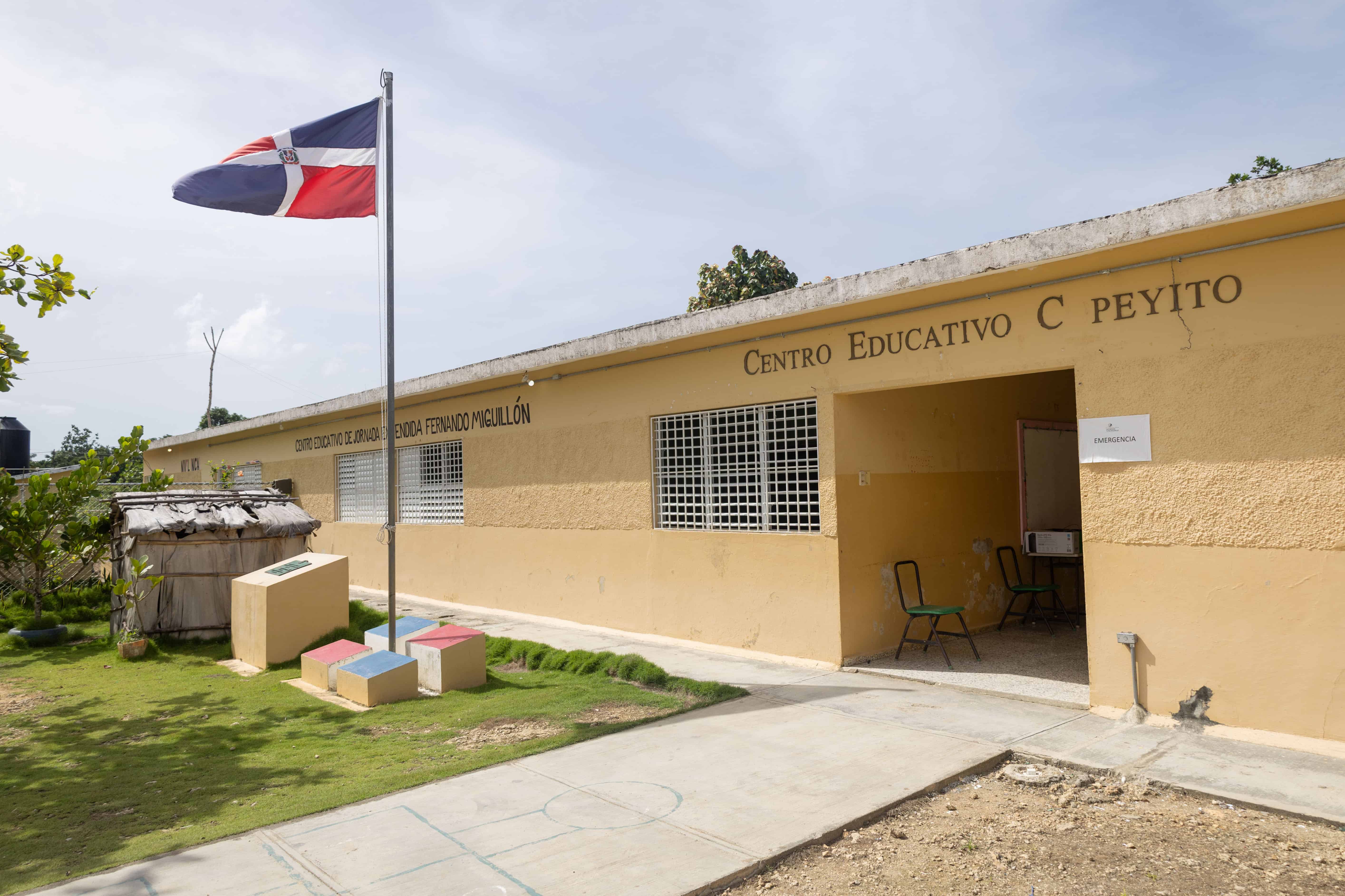 Fachada de la escuela.