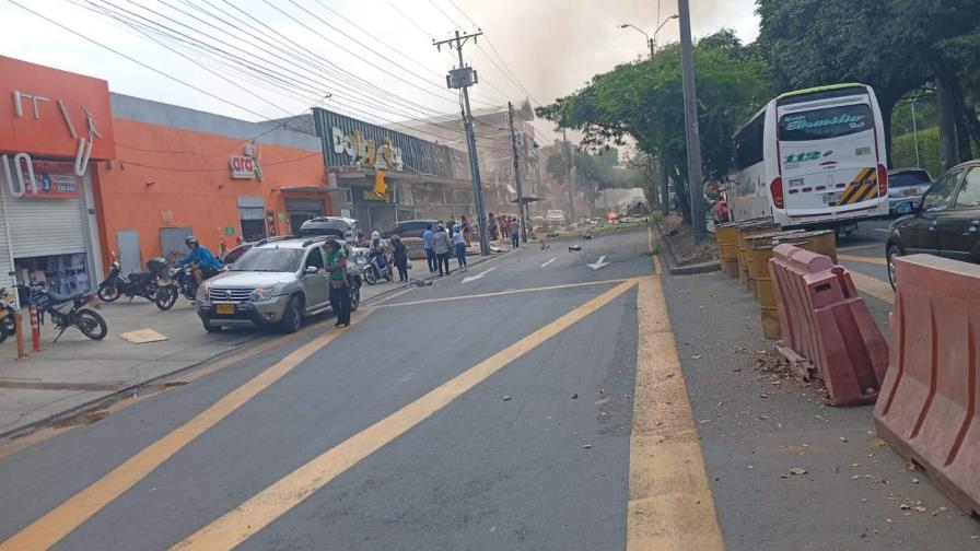 Autoridades confirman seis muertos y 50 heridos por atentado contra base aérea en Colombia