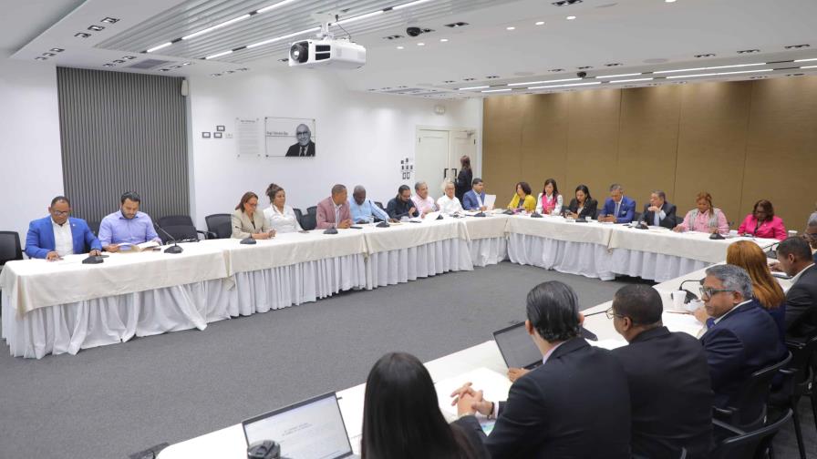 Los diputados conforman una comisión especial para aprobar más rápido el presupuesto complementario Los diputados conforman una comisión especial para aprobar más rápido el presupuesto complementario