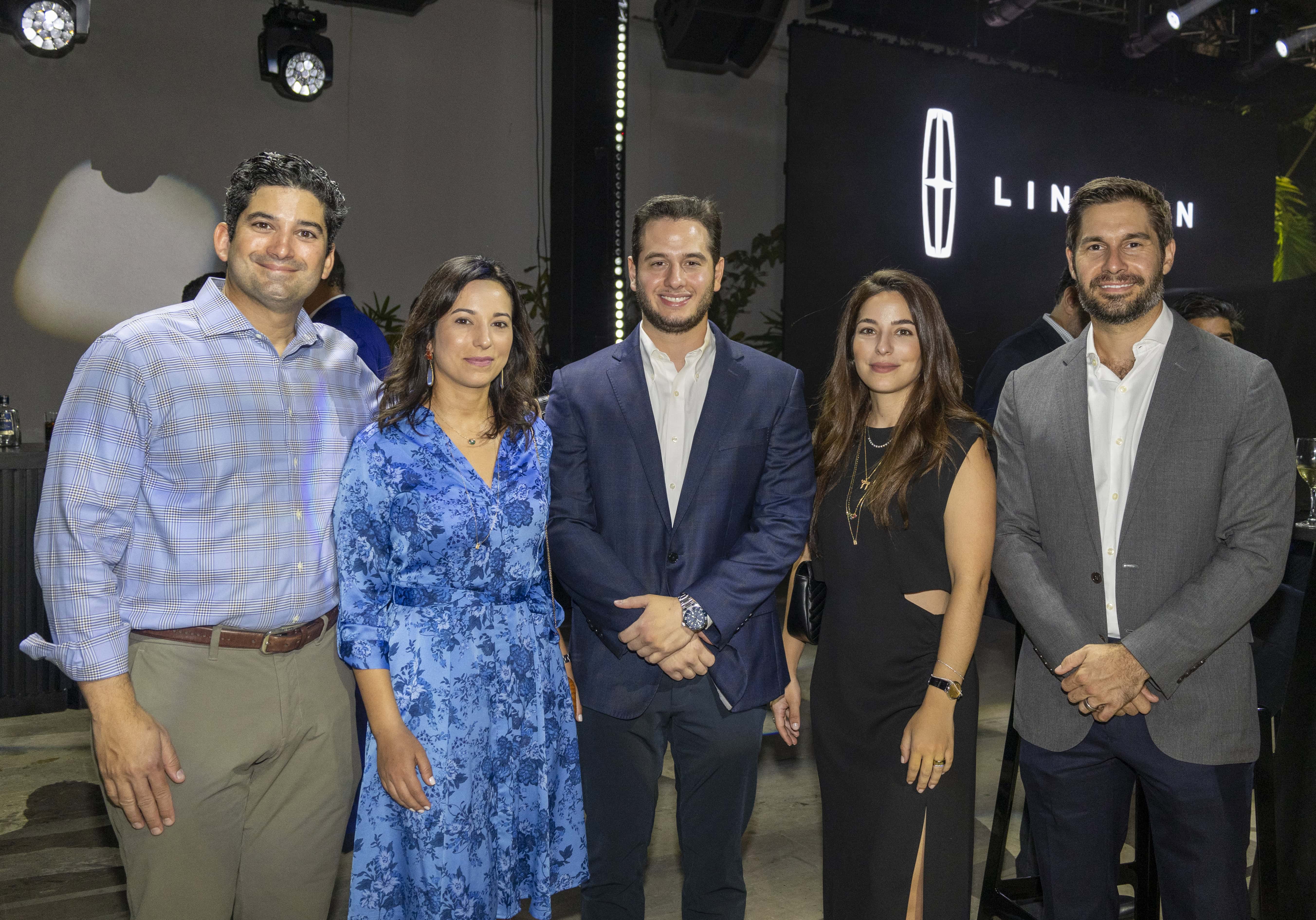 Horacio Read Villanueva, Farah Read de Dipini, Juan Miguel Villanueva, Sonia Read y Mauricio Bogaert.