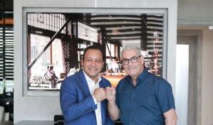 Abel Martínez se reencuentra con Gonzalo Castillo y lo llama un activo del PLD Abel Martínez se reencuentra con Gonzalo Castillo y lo llama un activo del PLD