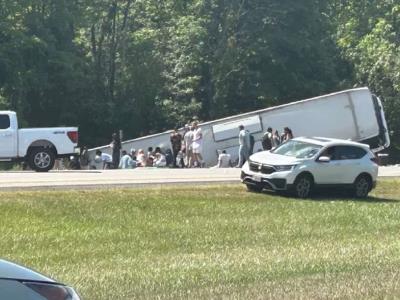 Volcamiento de autobús turístico deja 52 heridos en Nueva York