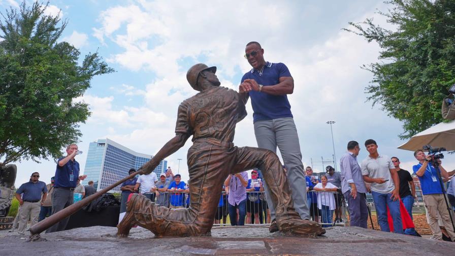 Adrián Beltré ya tiene su estatua en el estadio de los Rangers de Texas