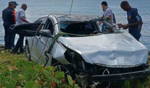 Testigos narran cómo ocurrió la tragedia en el Malecón en que vehículo se precipitó al mar Caribe