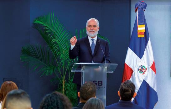 Superintendente de Bancos destaca avances