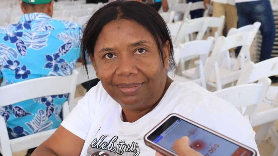Damara Félix al fin tiene un título de propiedad 30 años después, como ella, 110 mil personas más Damara Félix al fin tiene un título de propiedad 30 años después, como ella, 110 mil personas más
