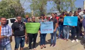 Comunitarios exigen la continuación de los trabajos de carretera principal de Jánico