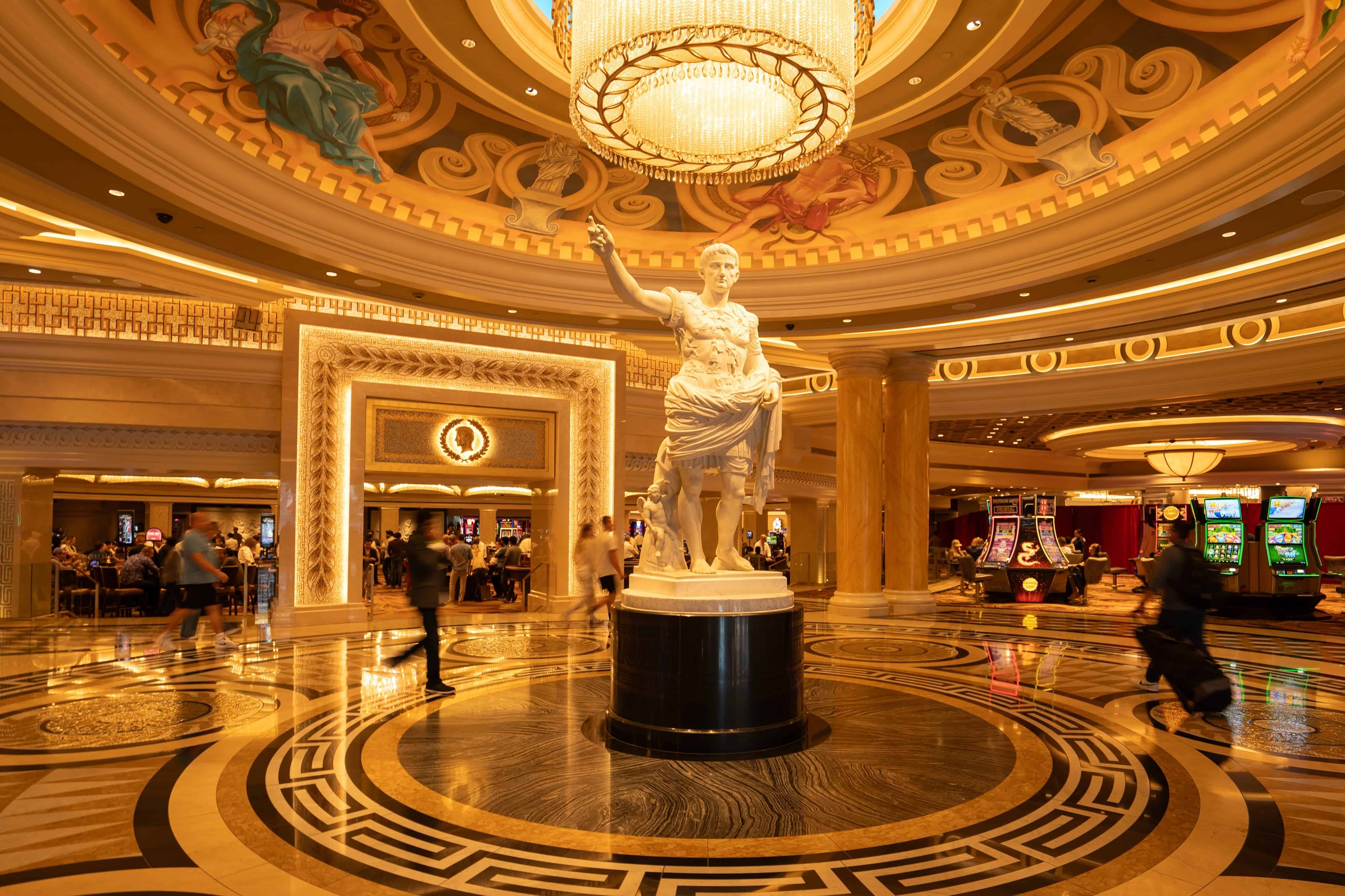 La imponente recepción del hotel Ceasars Palace de Las Vegas es uno de los sitios de interés turístico.