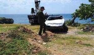 Recuperan vehículo que cayó al mar Caribe con una víctima; concluyen operativo de búsqueda