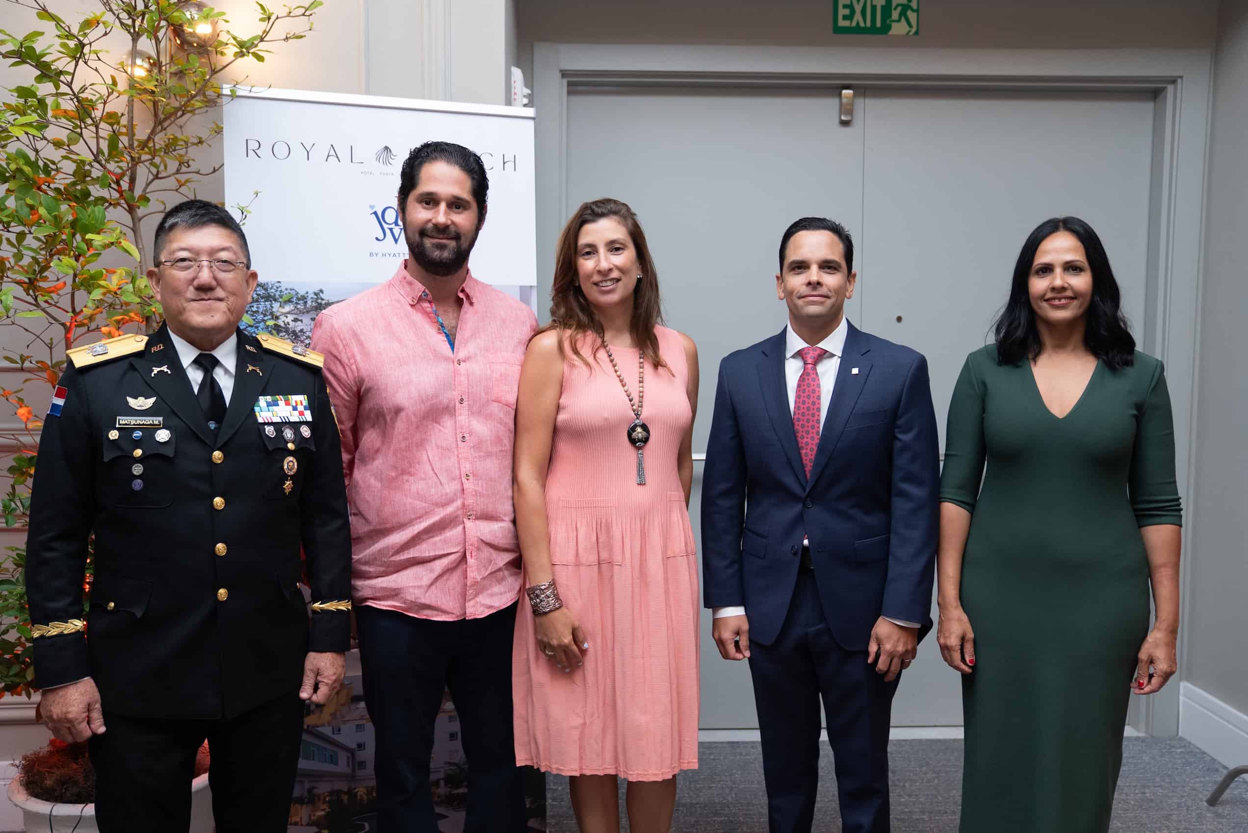 Minoru Matsunaga, Silvanh Ridel , Rosadela Serulle, Hugo Gonza´lez y Mariel Sa´nchez.