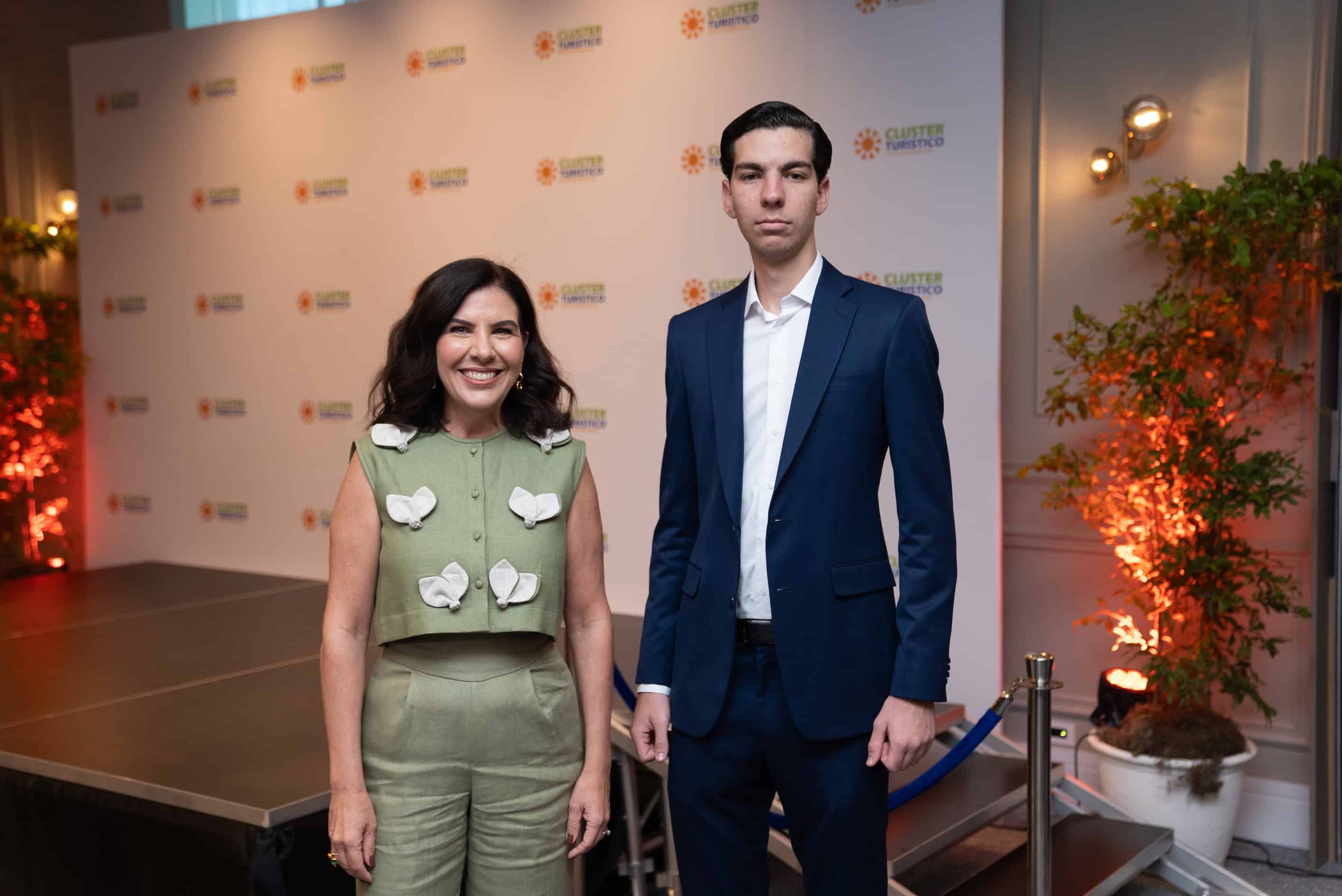 Theresa Sullivan y Guillermo Marti´n de Oliva.