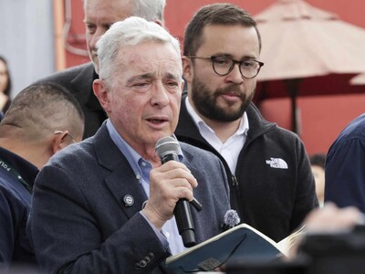 Uribe, antes de declarar en la Fiscalía : No he sido asesino