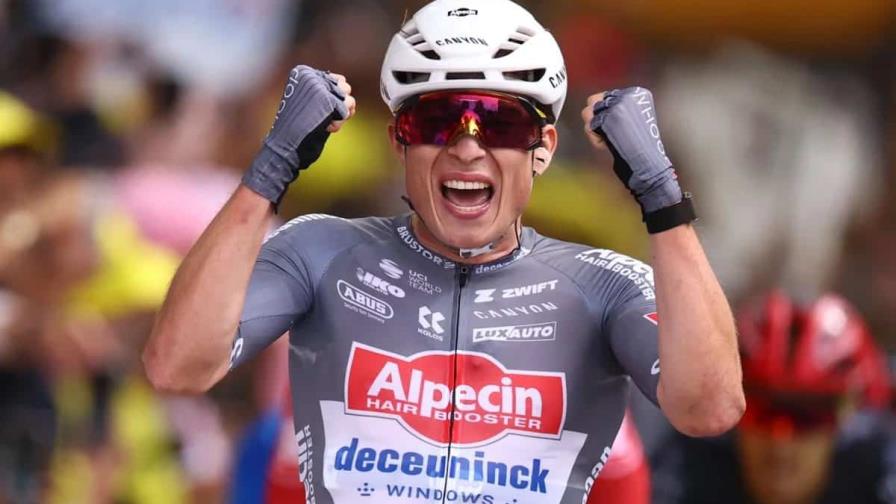 Philipsen logra el primer maillot rojo de la 80ª edición de la Vuelta a España Philipsen logra el primer maillot rojo de la 80ª edición de la Vuelta a España