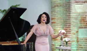 Stephany Ortega rinde homenaje a la maestra Farida Diná con emotivo concierto