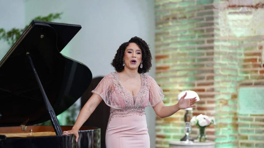 Stephany Ortega rinde homenaje a la maestra Farida Diná con emotivo concierto Stephany Ortega rinde homenaje a la maestra Farida Diná con emotivo concierto